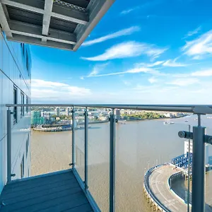  Apartment Skyvillion: Riverside With Views United Kingdom